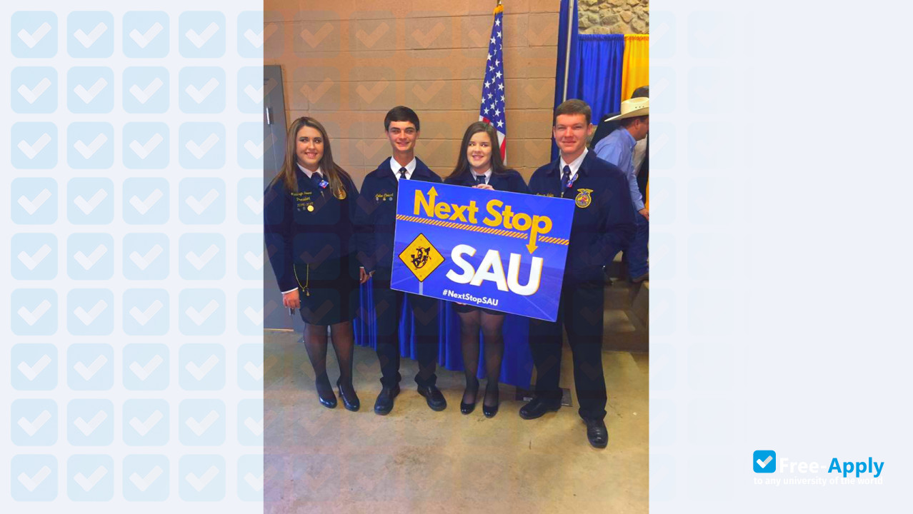 Southern Arkansas University photo #8