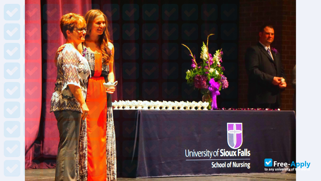 Foto de la University of Sioux Falls #12