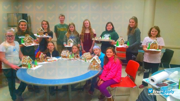 Foto de la University of Wisconsin-Washington County #11
