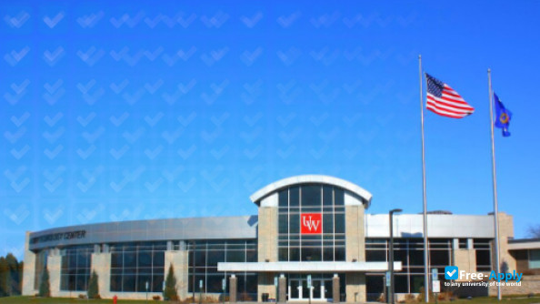 Foto de la University of Wisconsin-Washington County #4
