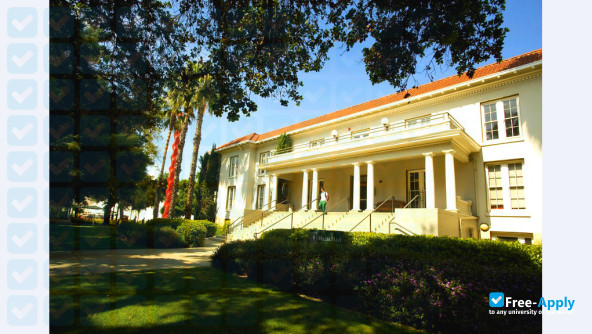 University of La Verne photo #4