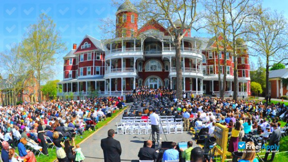 Southern Virginia University photo #8