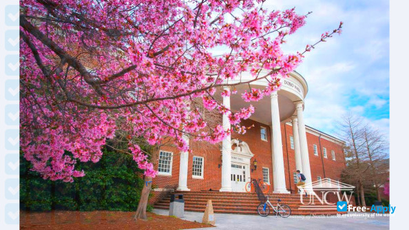 University of North Carolina Wilmington фотография №1