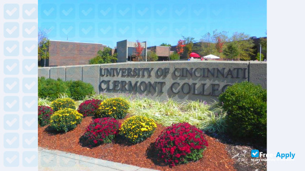 University of Cincinnati-Clermont College фотография №9