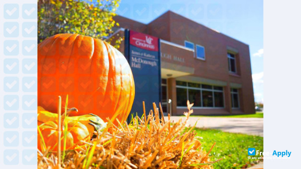 Foto de la University of Cincinnati-Clermont College #10