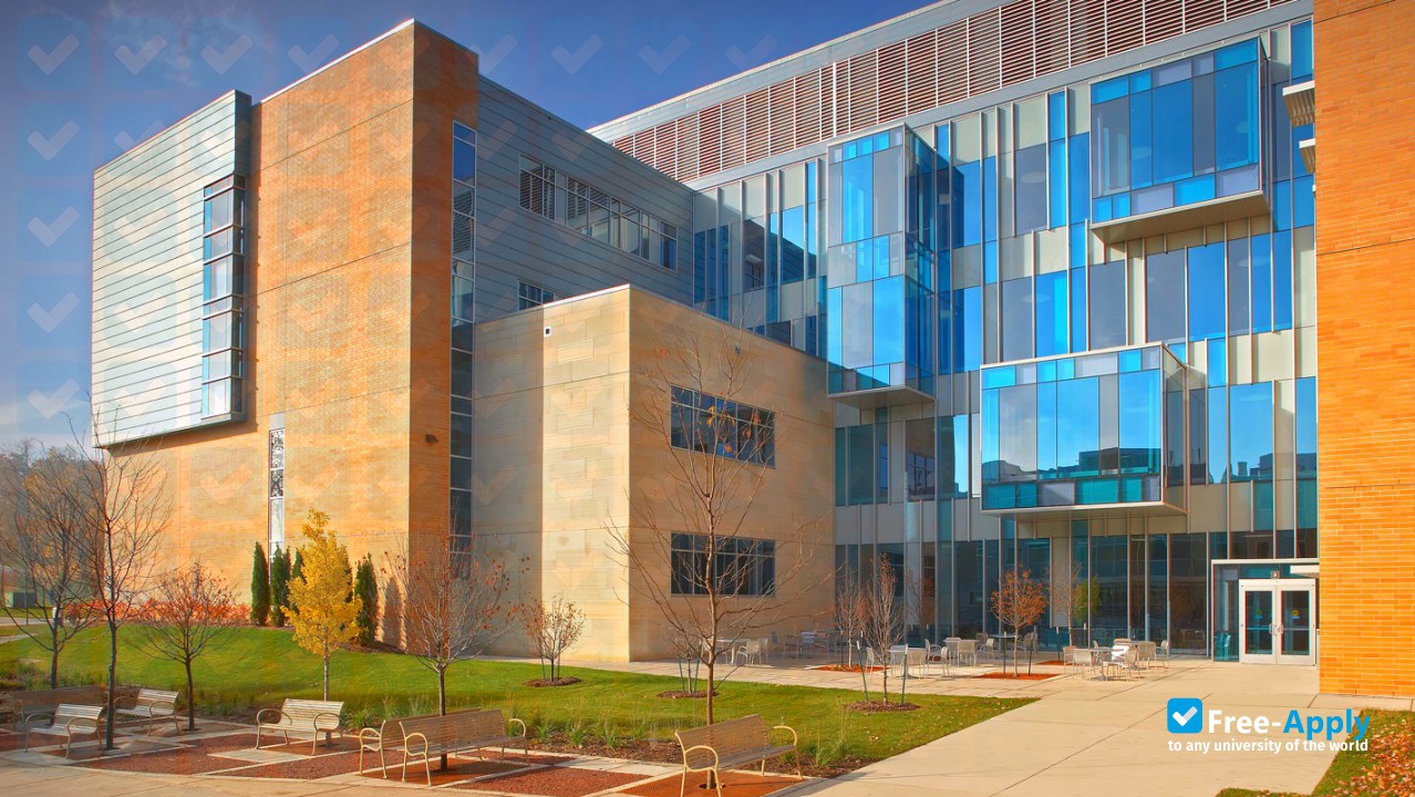 University of Wisconsin-Whitewater photo #12