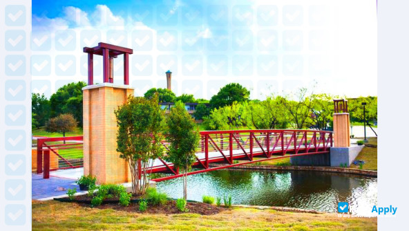 Foto de la University of Dallas #6