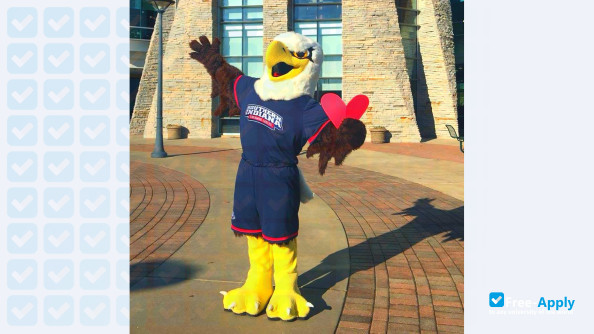University of Southern Indiana photo #8