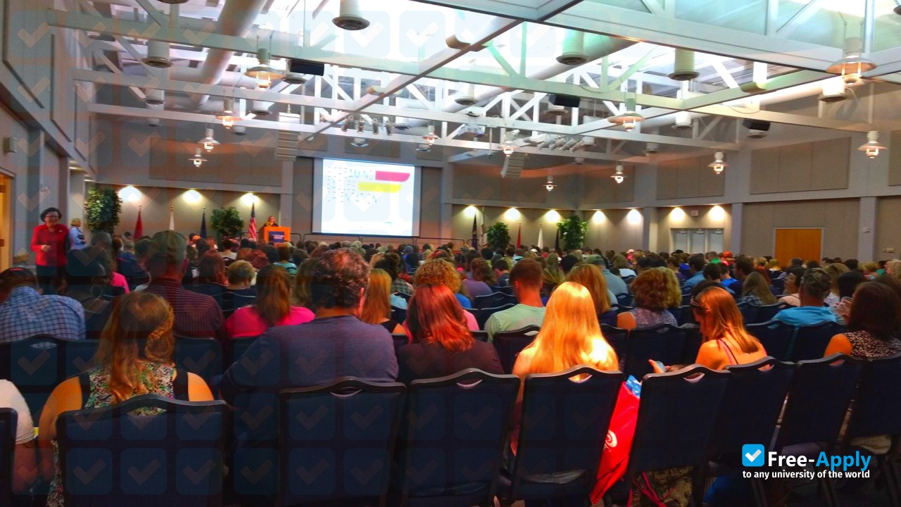 University of Southern Indiana photo #16