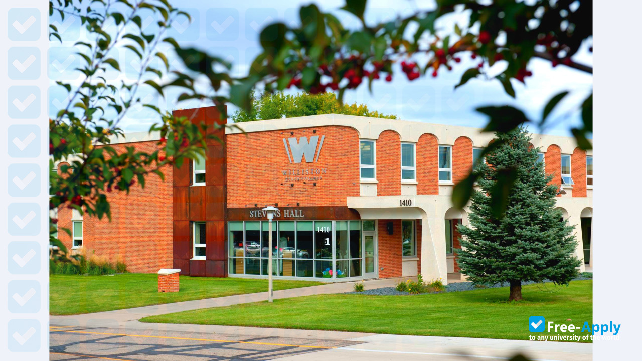 Williston State College photo #12