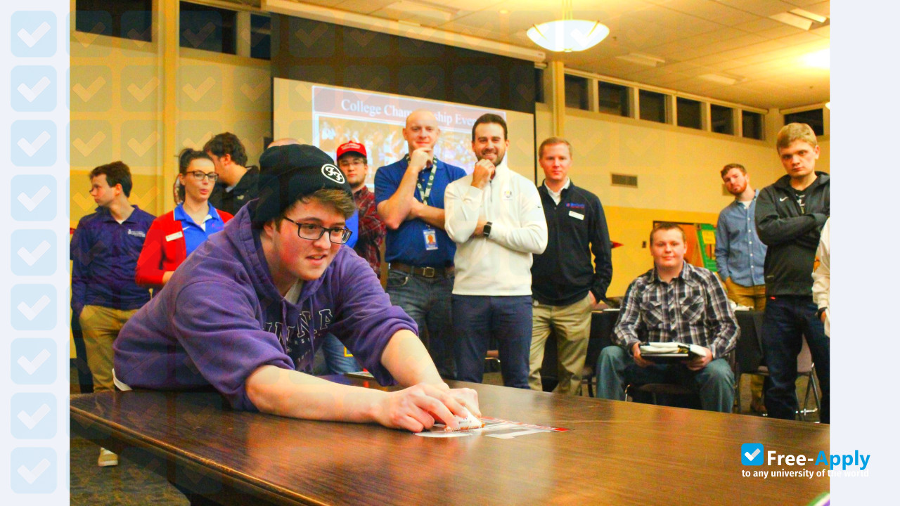 Winona State University photo #14