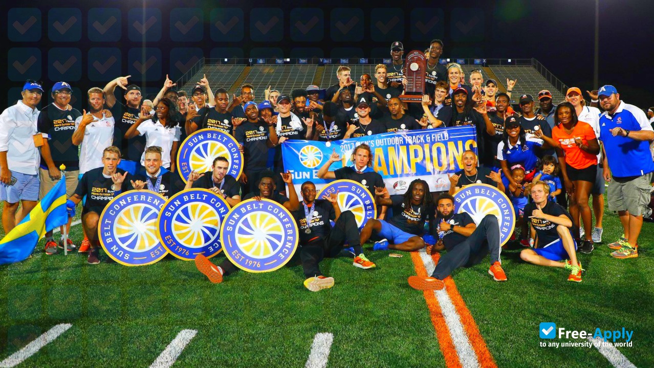 University of Texas Arlington photo #10