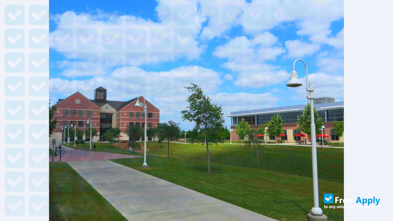 University of Houston Victoria photo #11