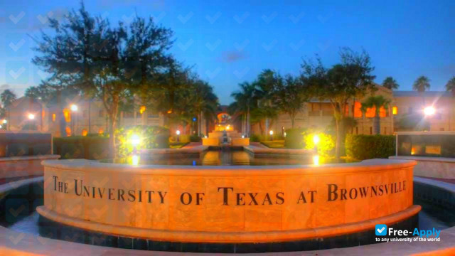 Foto de la University of Texas Brownsville #14