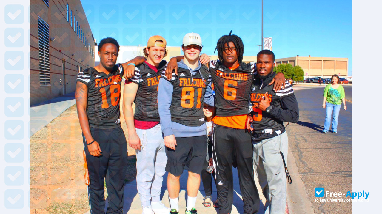University of Texas Permian Basin фотография №2