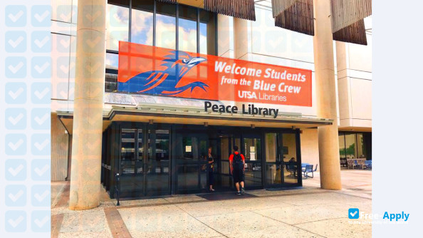 Foto de la University of Texas San Antonio #3