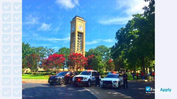 University of Texas Tyler photo #11
