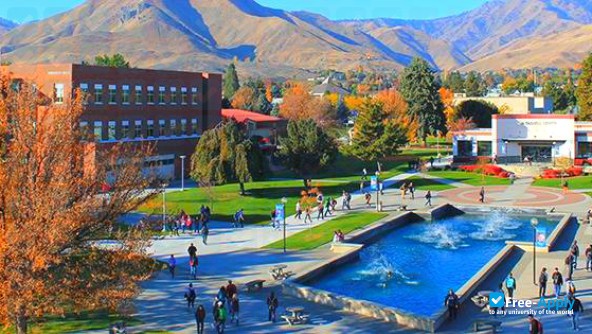 Wenatchee Valley College photo #8