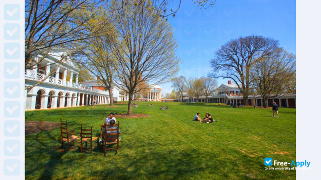 Foto de la University of Virginia #10