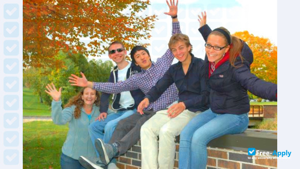 Foto de la University of Wisconsin College Barron County #7
