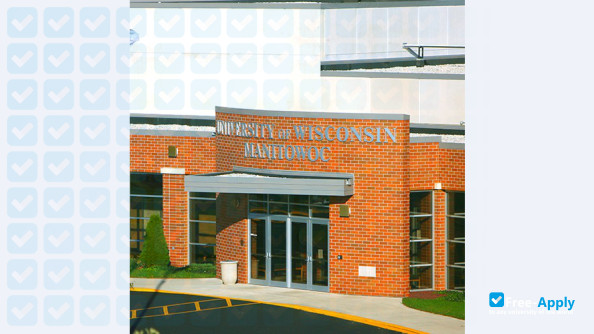 University of Wisconsin College Manitowoc photo #13