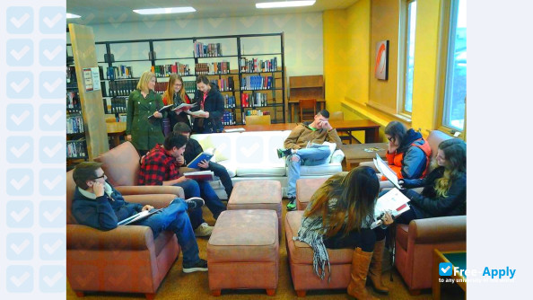 University of Wisconsin College Manitowoc photo #9