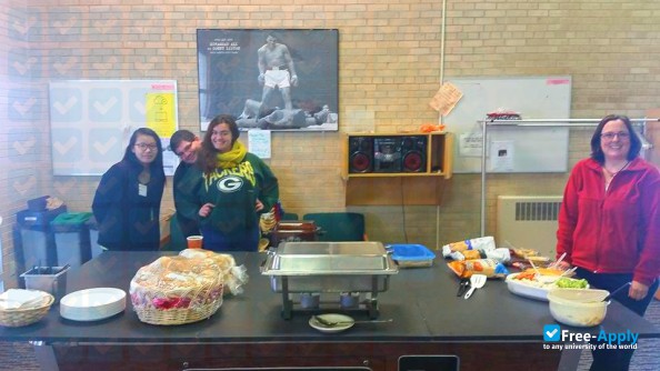 University of Wisconsin College Manitowoc photo #8