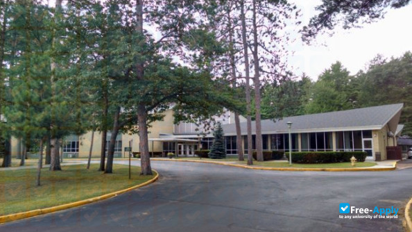 University of Wisconsin College Marinette photo #8