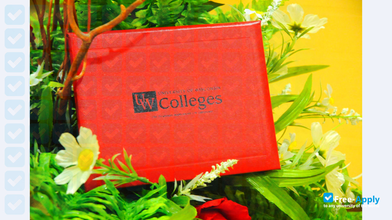 Photo de l’University of Wisconsin College Rock County #5