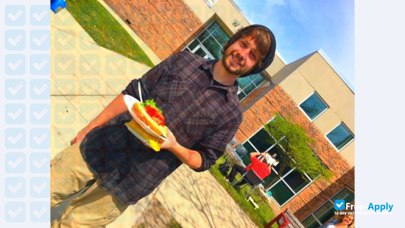 University of Wisconsin College Waukesha photo #12