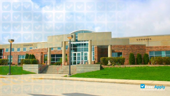 University of Wisconsin College Waukesha photo #3