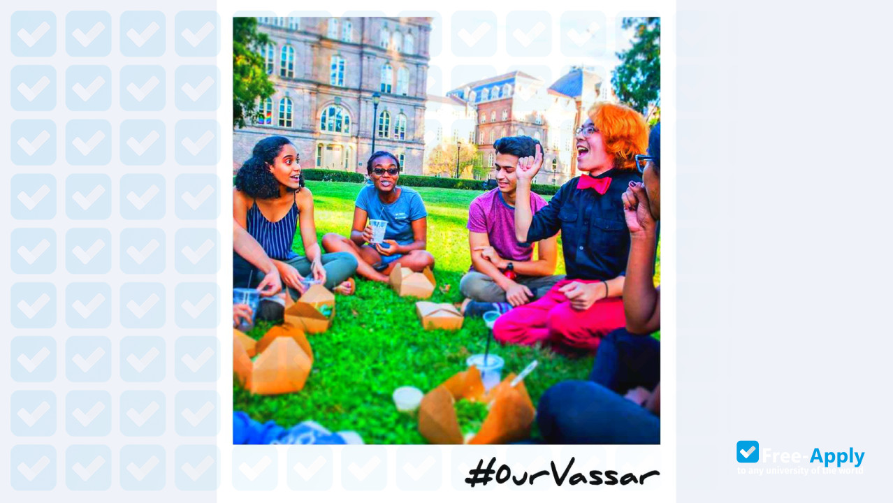 Vassar College photo #7