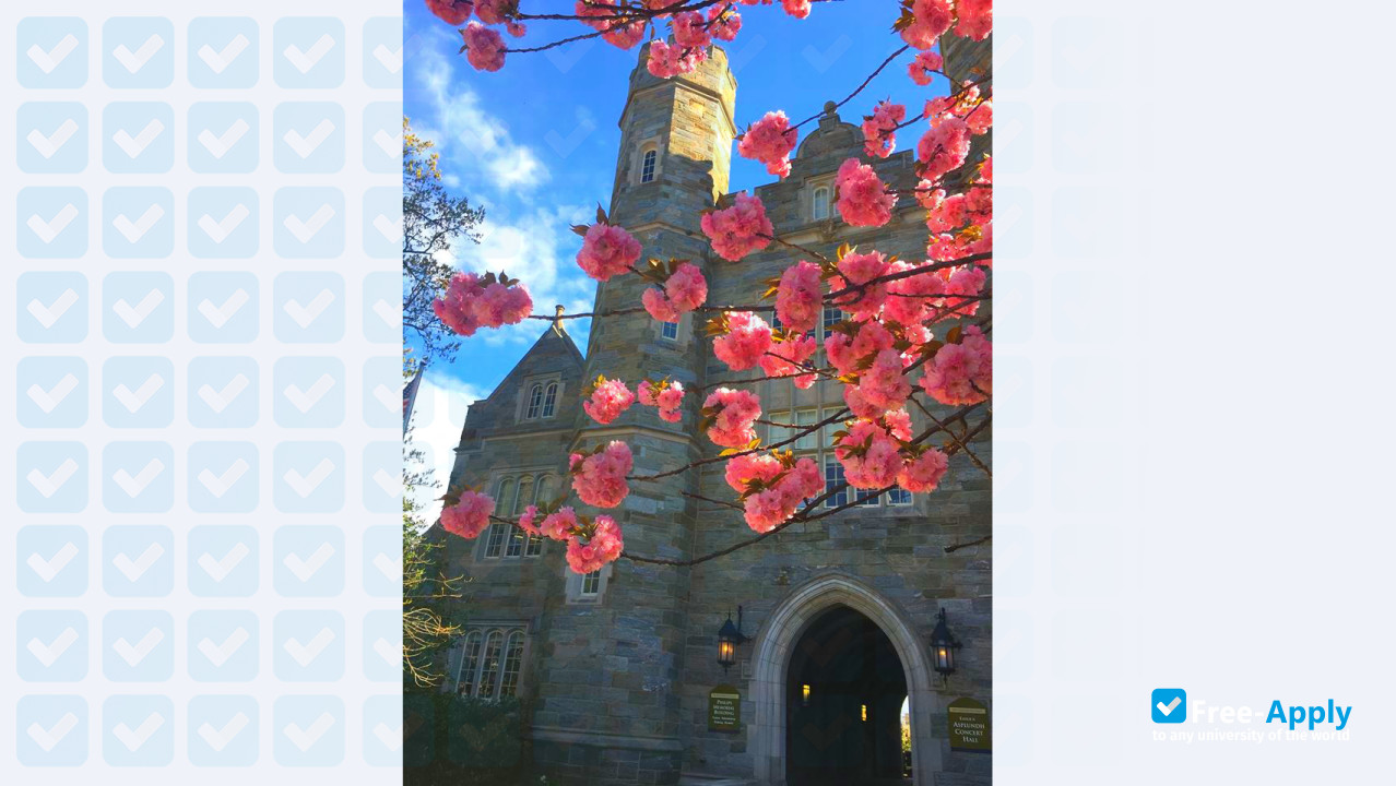 Foto de la West Chester University #7