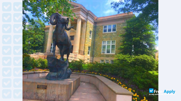 Foto de la West Chester University #11