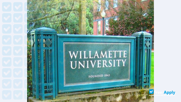 Willamette University photo #3