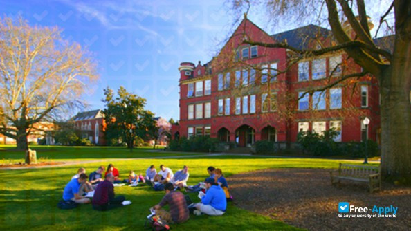 Willamette University photo #5