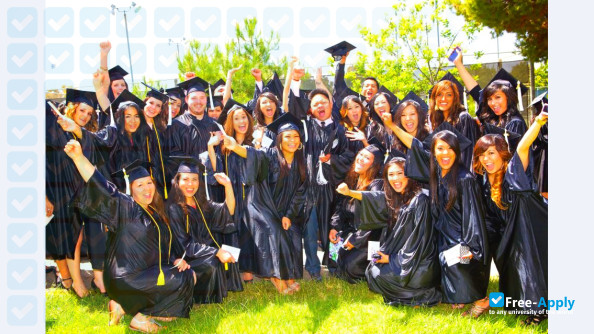 Foto de la West Coast University #11