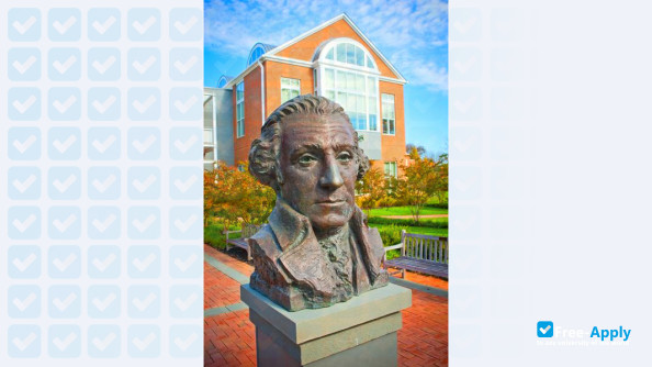 Washington College photo #14
