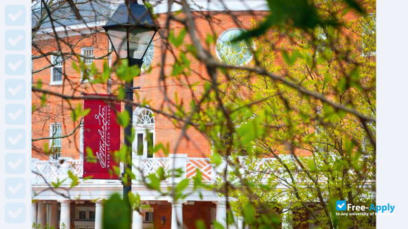 Washington College photo #9