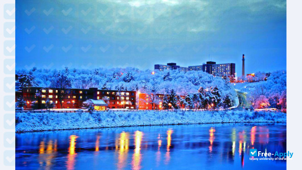 University of Wisconsin Eau Claire photo #8