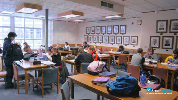 University of Wisconsin Fox Valley photo #6