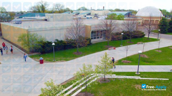 University of Wisconsin Fox Valley photo #3