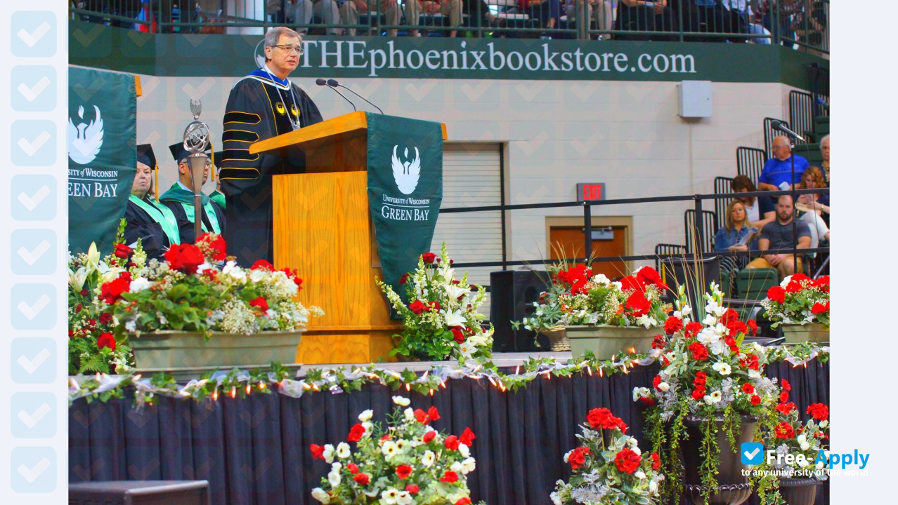 University of Wisconsin Green Bay photo #8