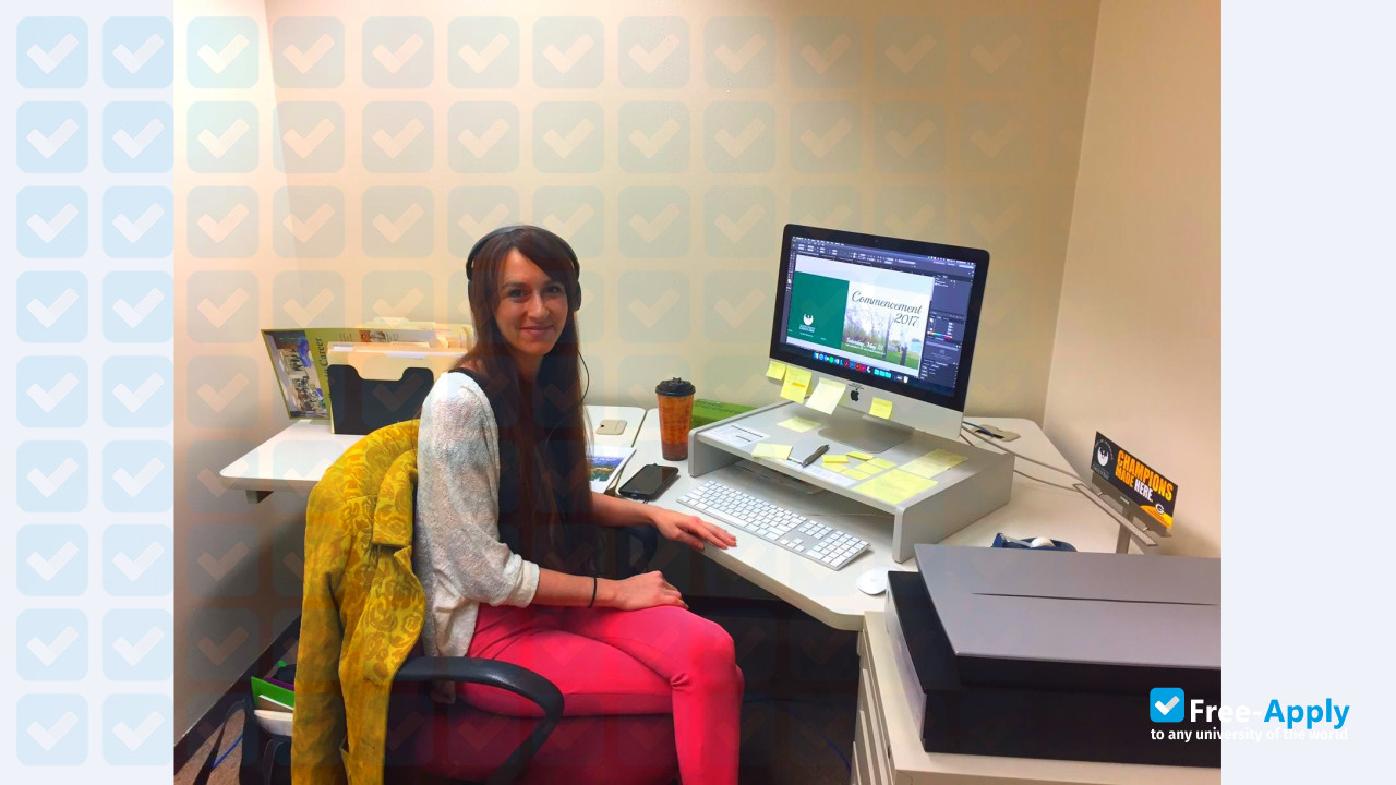 University of Wisconsin Green Bay photo #17