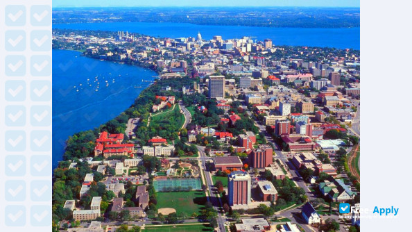 University of Wisconsin Madison фотография №3