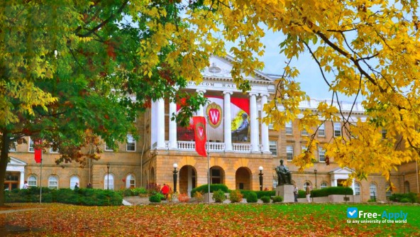 University of Wisconsin Madison фотография №1