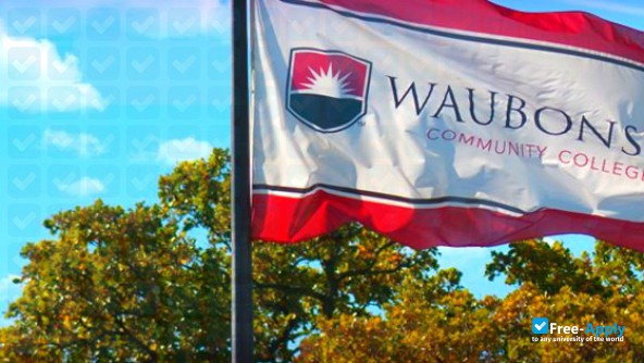 Waubonsee Community College photo #10