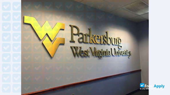 Foto de la West Virginia University at Parkersburg #3