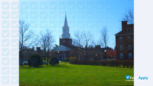 West Virginia Wesleyan College photo #3