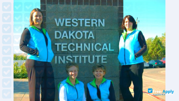 Foto de la Western Dakota Technical Institute #6